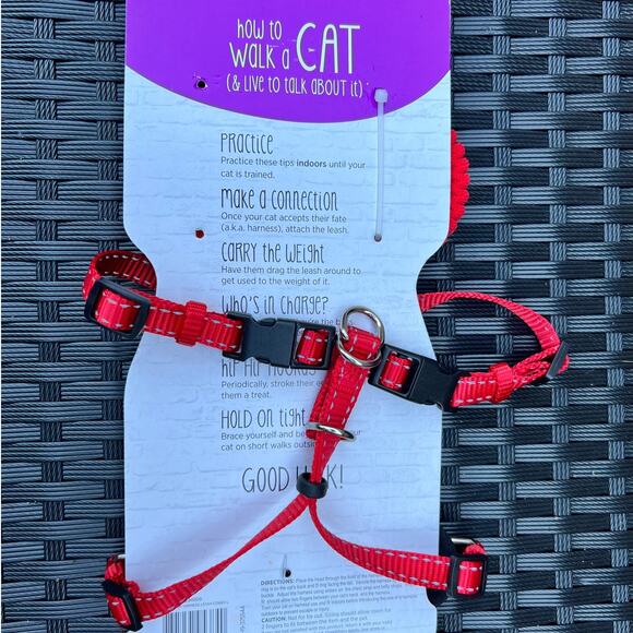 Whisker City Red Large Cat Harness and Leash Set - Picture 2 of 3